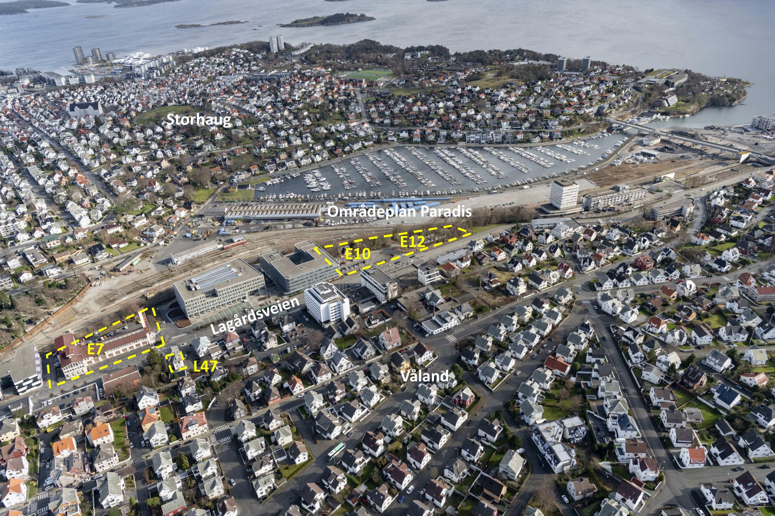 Foto som viser Lagårdsveien og de forskjellige feltene.